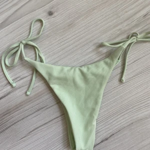 Bikinitrosor  - Jättesnygga bikini trosor i storlek S💗 aldrig använda💗