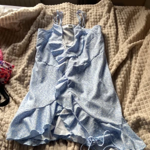 Klänning - En söt enkel klänning från Shein, bra kvalite. 