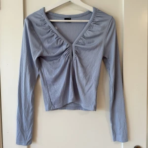 Topp - Långärmad topp från Gina, storlek S. Aldrig använd 💙