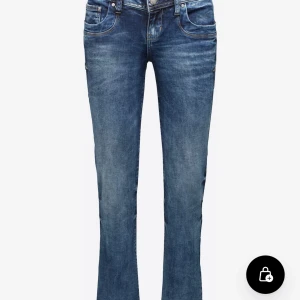 Ltb valerie bootcut jeans - Slutsålda jeans från ltb, modellen valerie. Sjukt snygga, endast använda fåtal gånger, strl 25/32, nypris 799 kr💓