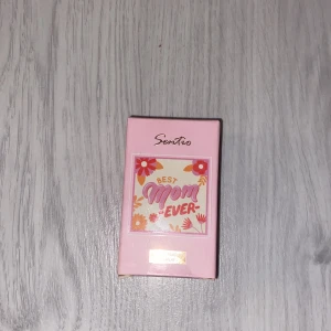 Parfym - En parfym som jag köpte för 4 dagar sen, ett sprut är använt (BETALAR INTE FRAKTEN) 