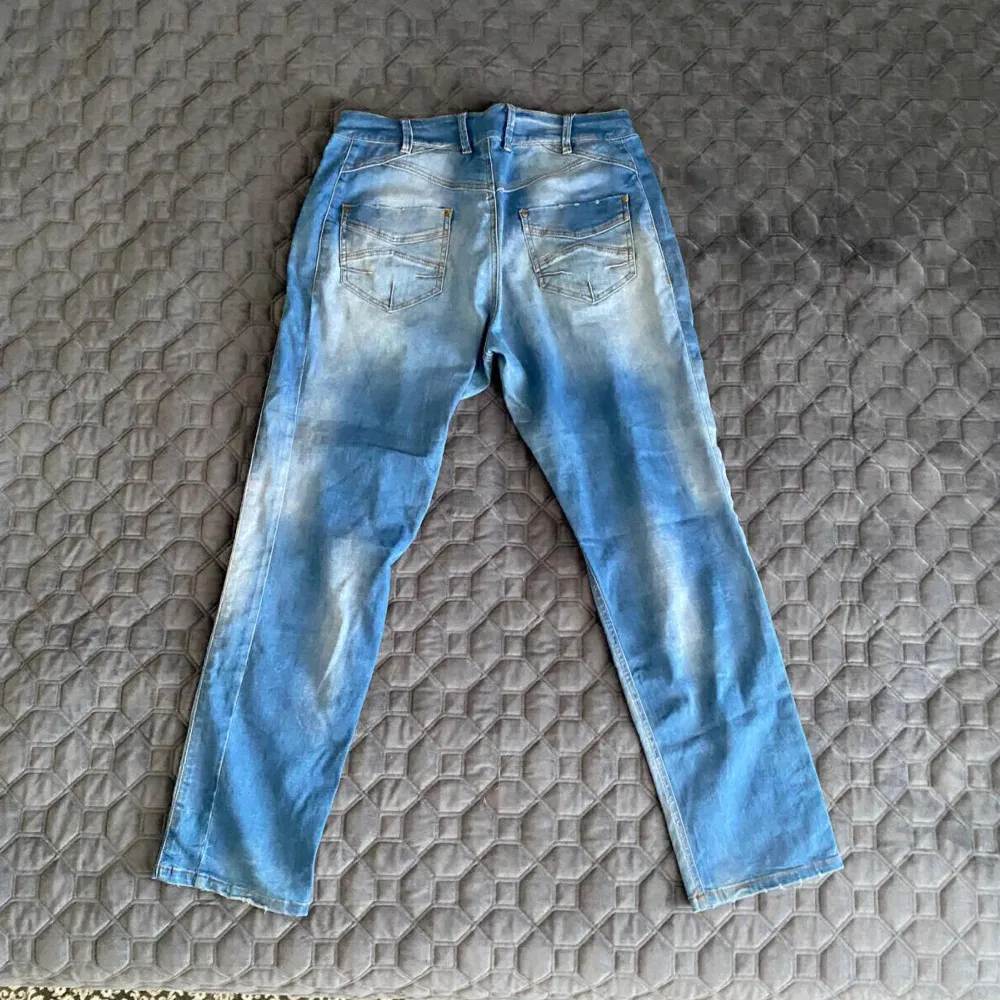 Zizzi light jeans. Size 46 length 82. In very good shape. . Jeans & Byxor.