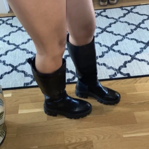 Boots  - Super snygga, använt skick men går att använda mer 