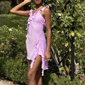 Klänning från weekday - Rosa klänning i storlek S