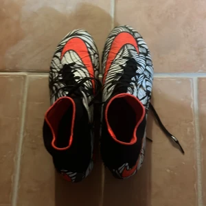 Nike hypervenoms - Storlek 44,5