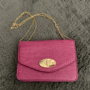 handväska - fin, aldrig använd💕 vet tyvärr inte märket