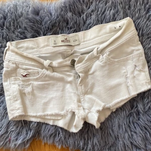 Shorts - Älskar!!! Köpta på Hollister för länge sen och finns inte kvar