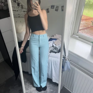 kostymbyxor - säljer mina fina kostymbyxor då dom inte kommer till användning längre! stlk XS-L32!