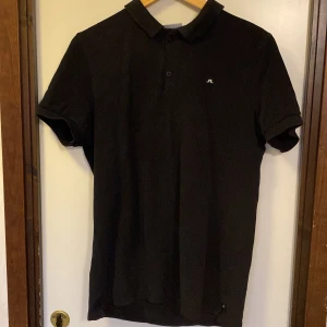 J Lindberg piké  - Piken passar både till storlek m och l