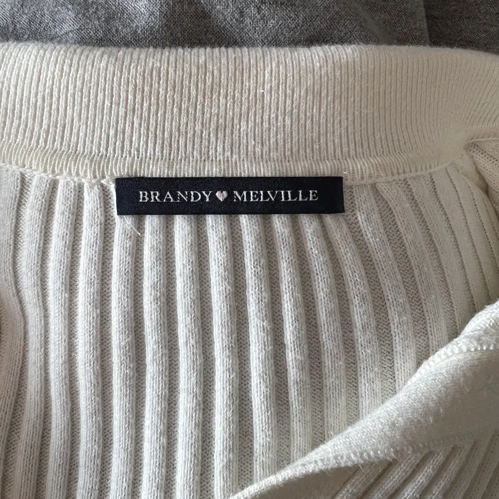 Brandy Melville långärmad tröja. Jättefin men kommer inte till användning 💘😋. Tröjor & Koftor.