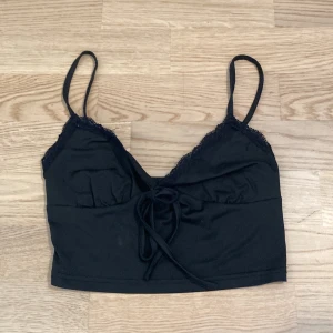 Toppar - Säljer denna gulliga topp!✨🫶💕