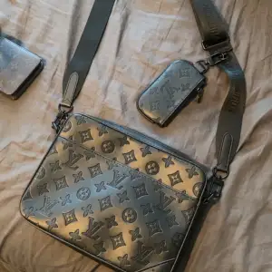 Lv duo bag mycket bra skick knappt använd 