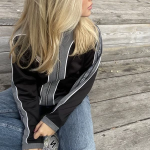 Asics tröja  - Asics tröja/jacka i strl S 