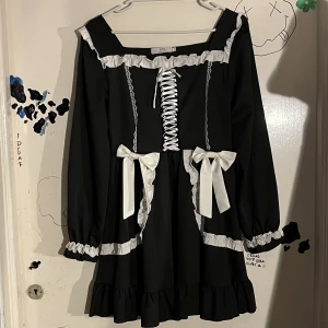 Lolita maid dress - Fett fin, men tyvärr för liten😭