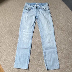 Superfina lågmidjade jeans  - Lågmidjade jeans från polen. Superfin passform!! Köp via köp nu💕💕💕