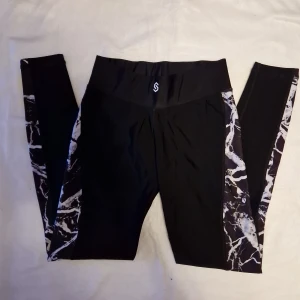 Stronger tights stl XS - Tights från Stronger stl 34.  Frakt tillkommer enl nedan 