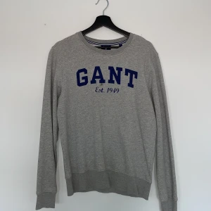 Sweatshirt GANT - I fint skick. Normal i storleken