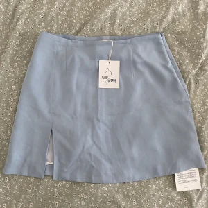 Djerf Avenue kjol - Aldrig använd Djerf Avenue kjol i babyblå🫶