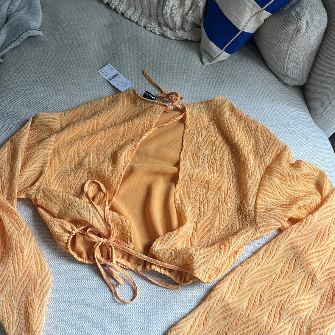 Blus med öppen rygg - 90