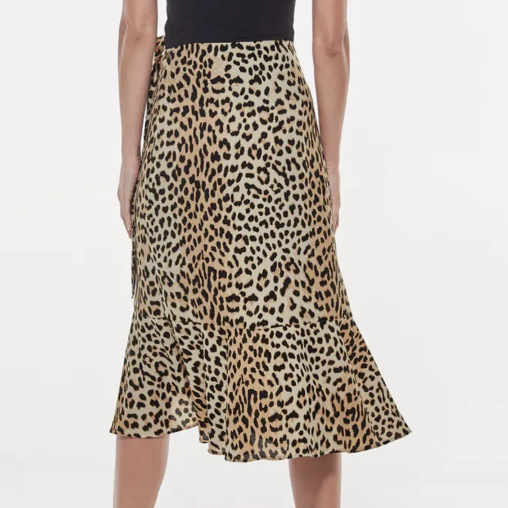 Leopard kjol från gina tricot💕. Kjolar.