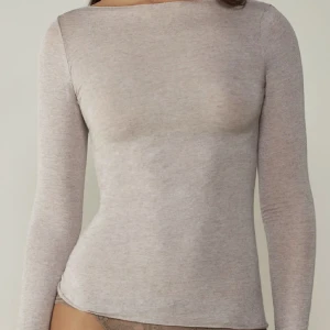 Intimissimi tröja - Denna jätte fina trendiga intimissimi tröjan!! Kontakta vid frågor!!!