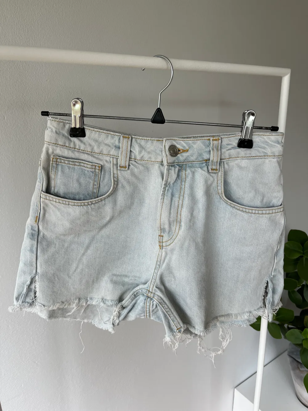 Klassiska jeansshorts . Shorts.