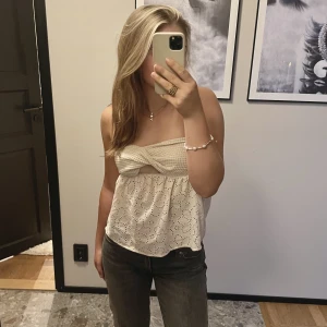 Snygg topp!  - Säljer denna topp som liknar den från Zara, använd 1 gång så som ny ✨ 