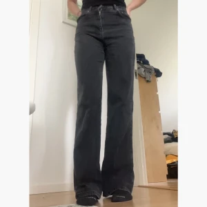 Jeans - Långa jeans (jag är 173cm🖤)