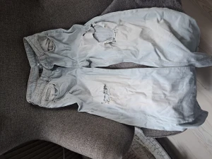 Jeans från hm -  jeans i storlek 40 säljes pga att det sitter lite för tight på mig pris går att diskutera 