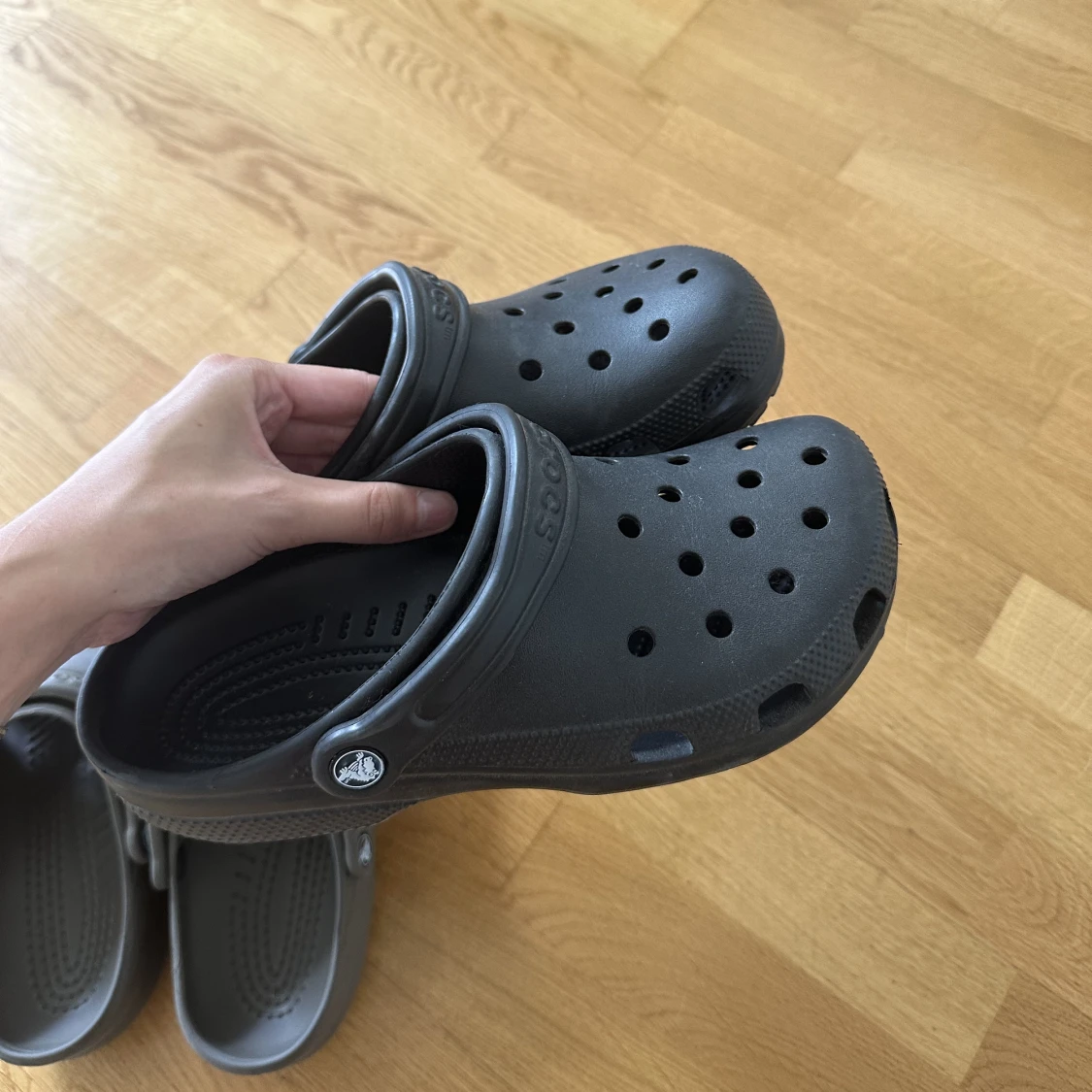Crocs  - 90