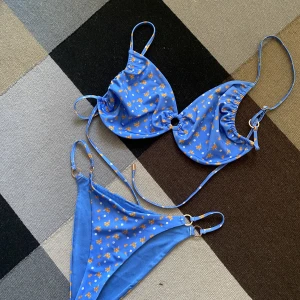 Oanvänd bikini från lounge !  - Helt oanvänd bikini! Suuuper fin men toppen passad tyvärr inte mig och hann inte returnera till butiken i tid