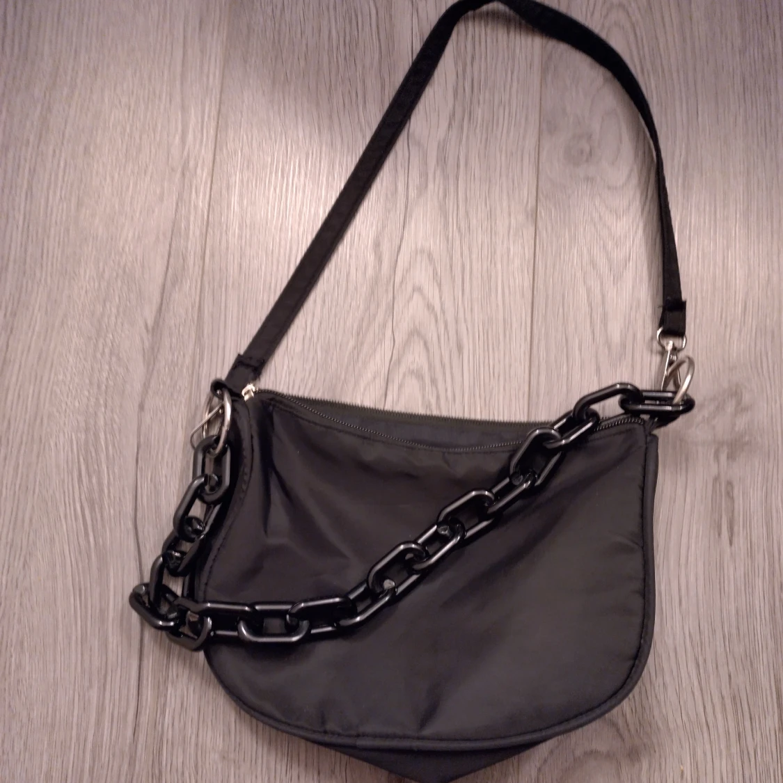 Svart axelväska - 91