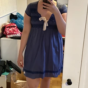 Odd Molly-klänning - Superfin klänning från odd Molly, med så himla fina detaljer. Jättebra skick.  Katt finns i hemmet🐈‍⬛ 