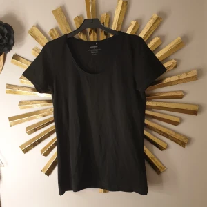 tshirt  - använts få gånger 