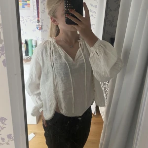 Zara blus - Jättefin blus från zara som knappt är använd, skriv vid frågor💕(pris kan diskuteras)