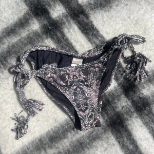 Odd Molly bikini - Odd Molly bikini- underdel i storlek xs 