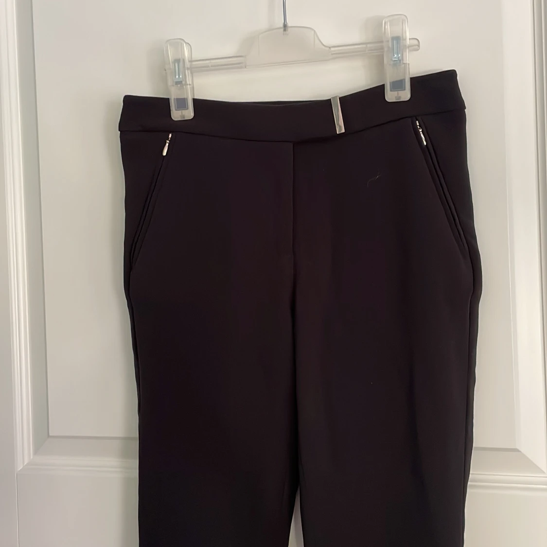 Svarta kostymbyxor 