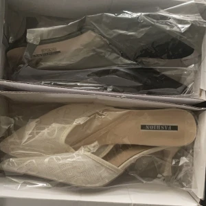 Klackskor - Säljer dessa oanvända klackskor pga köpte fel storlek Storlek 38/39 Frakt betalas av kund, ev mötas 80kr st