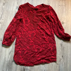 Tunika  - Tunika från indiska ,röd ,fint skick 100%viscose 