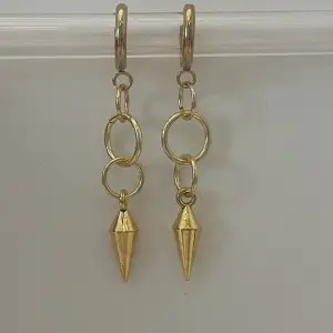 2 par Layerd hoop earrings, silver och guld