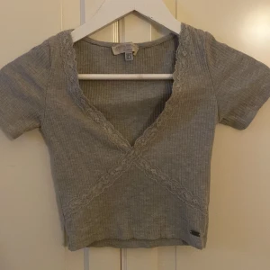 Grå top  - Bra skick
