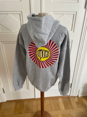 Junior executive hoodie - Aldrig använd, 54cm bred 66cm lång