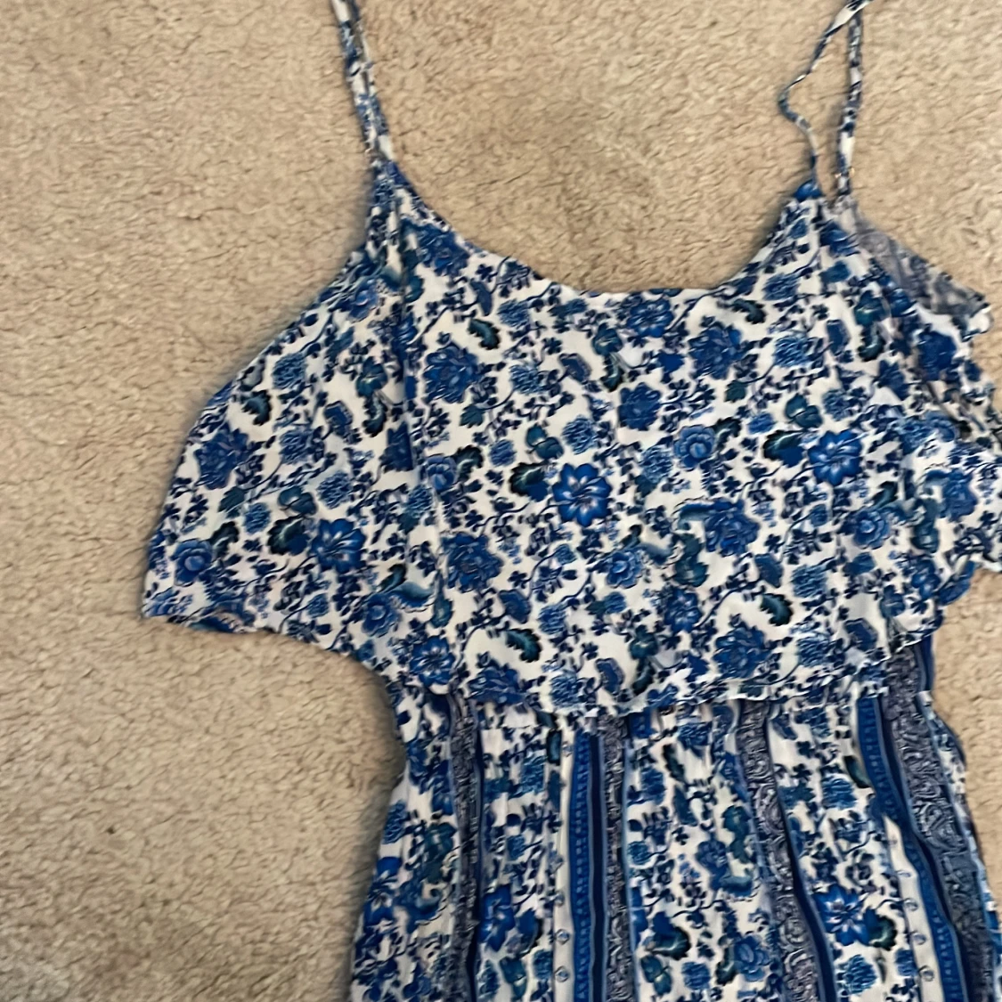 Blommig klänning - 91