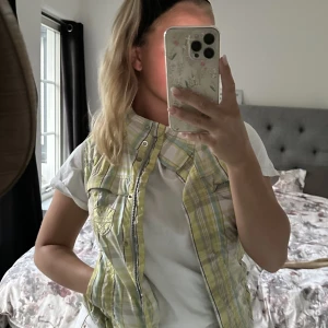 Väst - Fin väst som funkar till allt