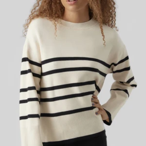 Tröja  - Tröja från Vero Moda fint skick. 