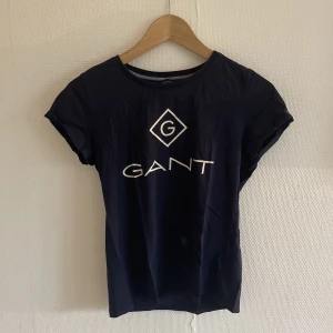 Tshirt - Använt typ 1 gång så den är som ny