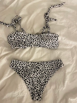BIKINI - Oandvänd bikini ifrån shein 