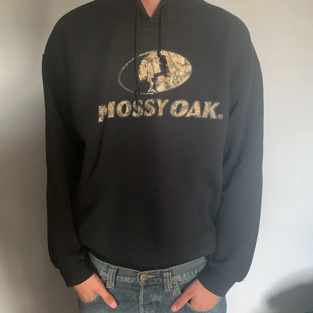 Vintage Mossy Oak hoodie i storlek L. Hoodies.