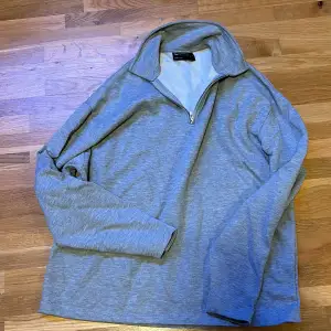 Zip hoodie från Asos grå, knappt använd