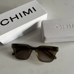 Chimis! - Säljer dessa snygga Chimis i färg grön!! Sparsamt använda och ser helt nya ut!❤️Skriv privat för fler bilder!